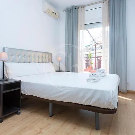 Cosy With Terrace Apartment *