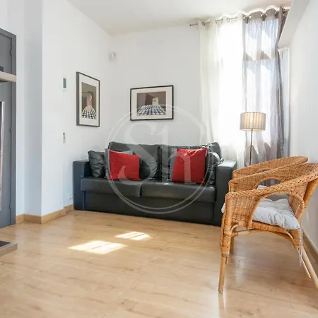 Apartment Cosy With Terrace Barcelona